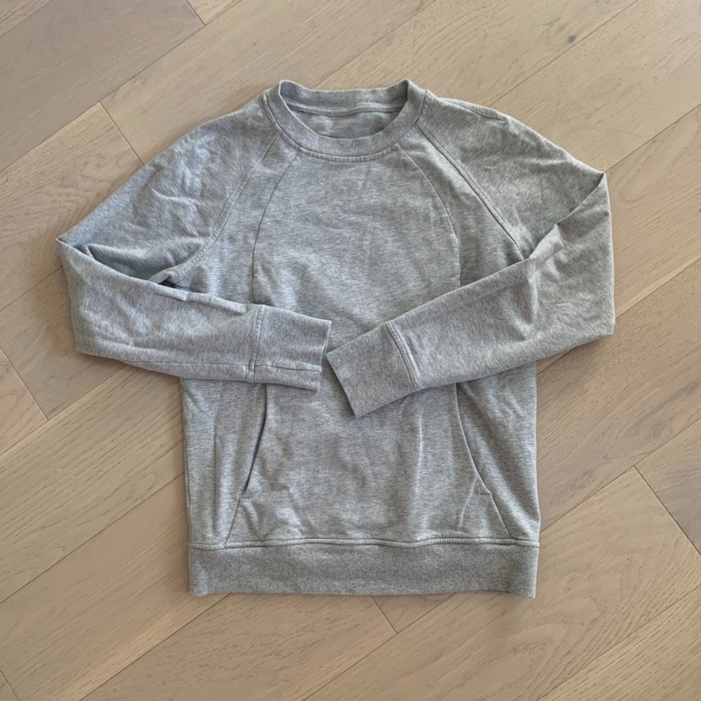 Lululemon Scuba Crewneck Sweatshirt with kangaroo pocket, size 6